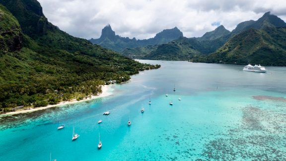 Tahiti Fakarava Moorea, French Polynesia Yacht Charter - 1