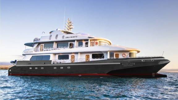 GALAPAGOS HORIZON — crewed yacht charter in galápagos