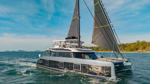 E-motion — crewed yacht charter in Cape Horn