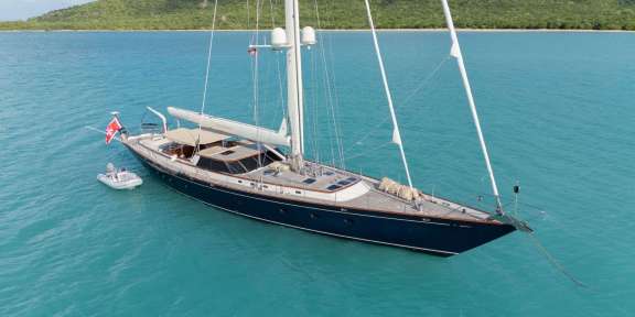 ABUNDANCE — crewed yacht charter in Patagonia Trekking